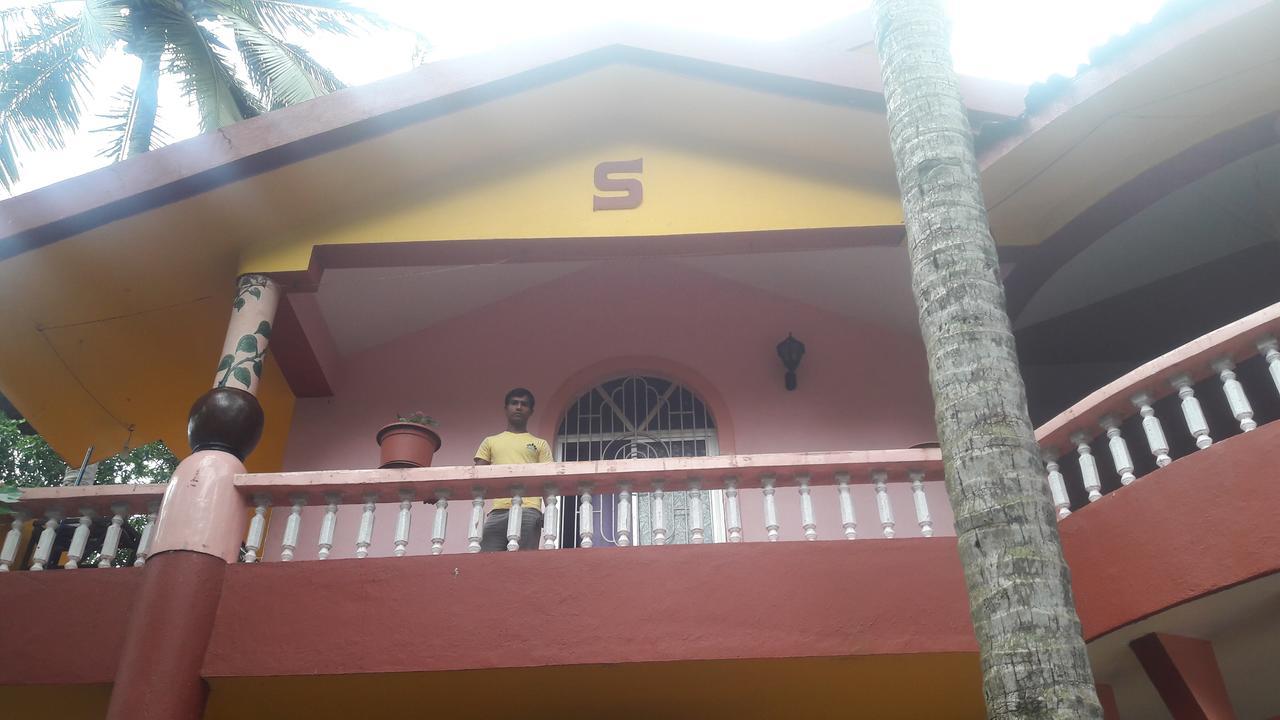 Ashley Holiday House Hotel Calangute Exterior photo