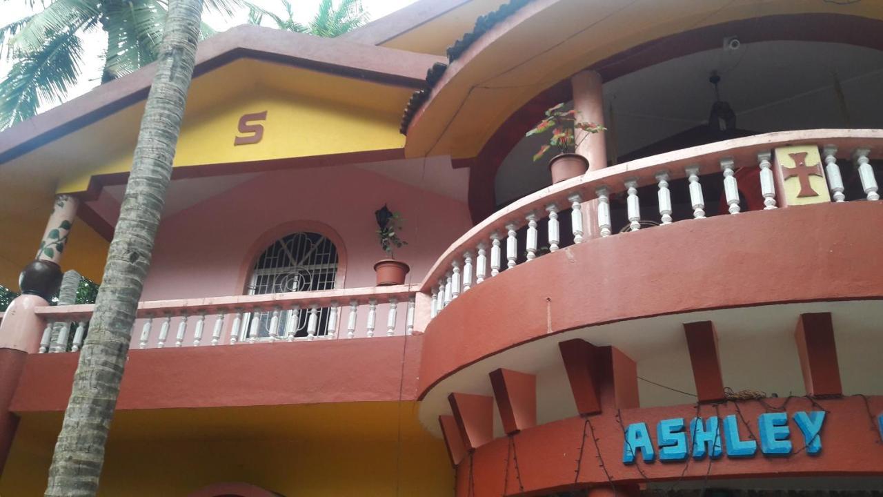 Ashley Holiday House Hotel Calangute Exterior photo